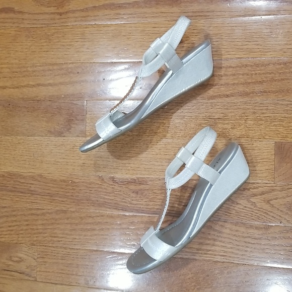 Silver Dressy Open Toe Wedge Heels Size 5M - Picture 2 of 3